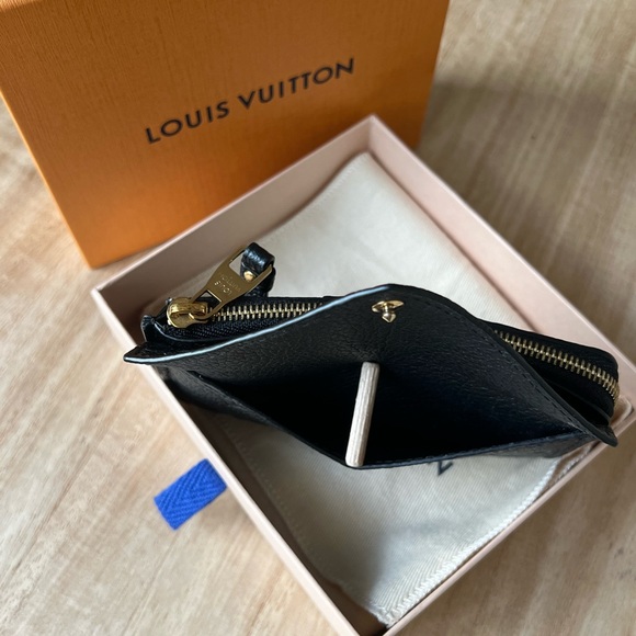 Louis Vuitton zipped card holder - Picture 2 of 9